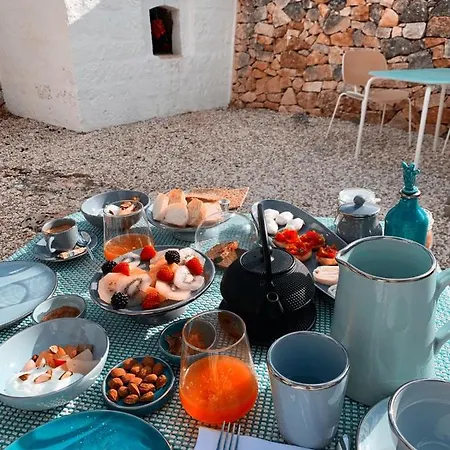Bed & Breakfast Masseria Dagilupi 4*