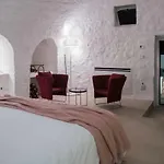 Bed & Breakfast Masseria Dagilupi 4*